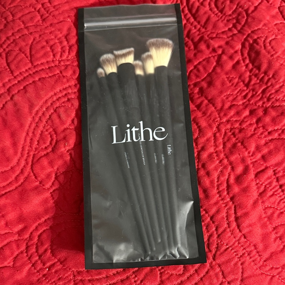 Lithe Black Makeup Brush Set